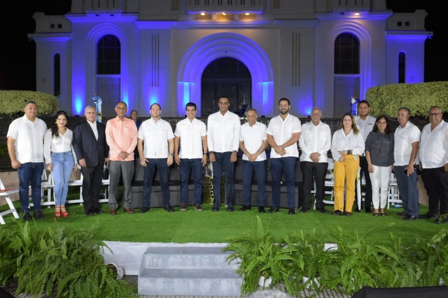 Wellington Arnaud presenta proyecto para mejorar servicios de agua potable y saneamiento en la provincia Espaillat